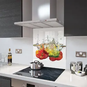 Lifestyle image of Glass Splashback in Peppers In Water On White - 60cm Wide x 75cm High